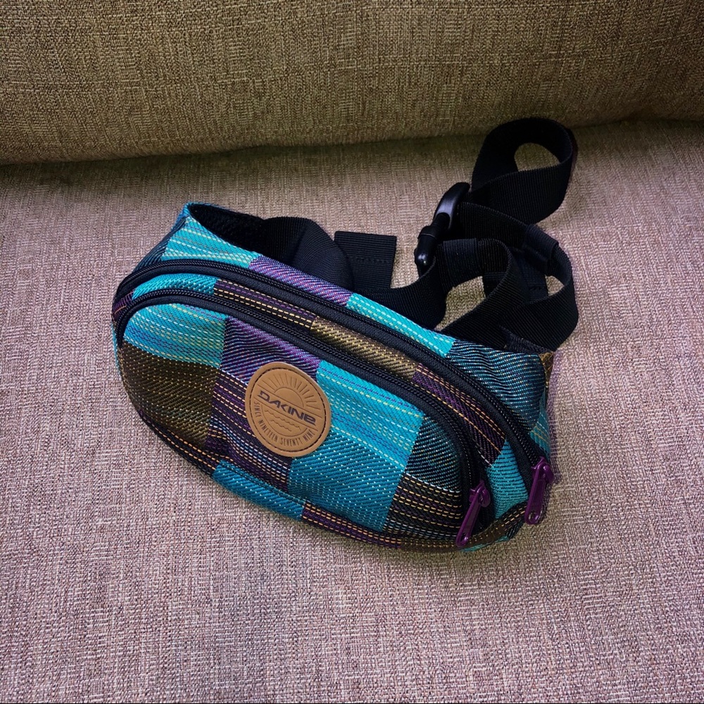 Dakine fanny pack🌎